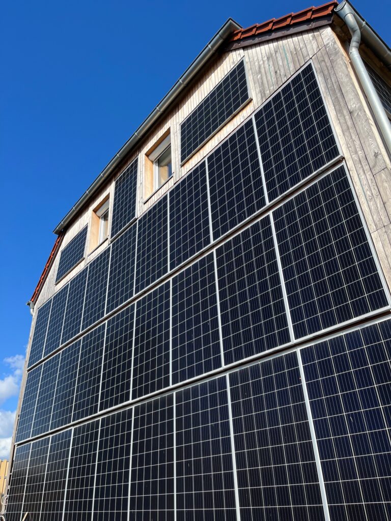Foto vom Solarhaus - Seitenpanele