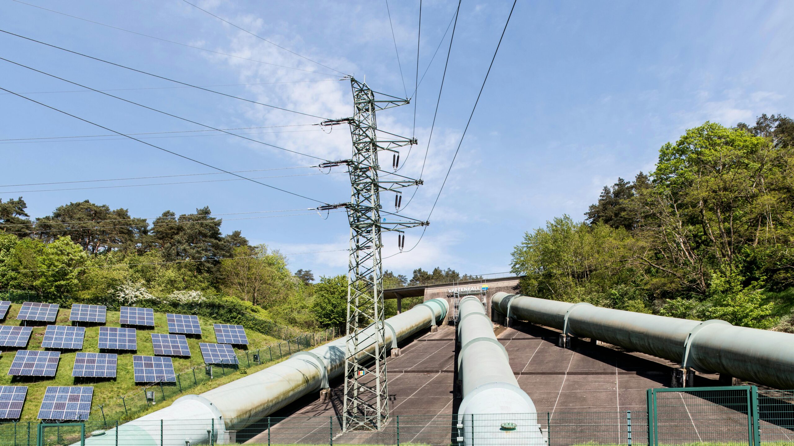 Kreuzungsmanagement - Pipelines, Strommast & Photovoltaig
